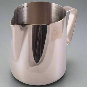 Jarra de leche de acero inoxidable 0.4 L Espresso Gear, diseño compacto y resistente.