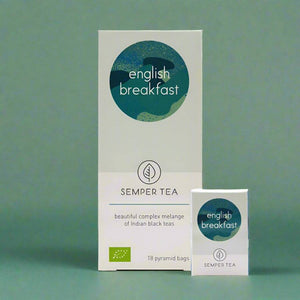 Caja de té Semper Tea English Breakfast con diseño elegante y 18 bolsas.