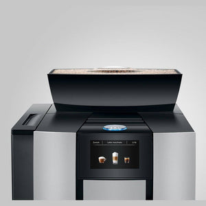 Pantalla táctil de la Jura GIGA X3 Aluminium mostrando opciones de bebidas.