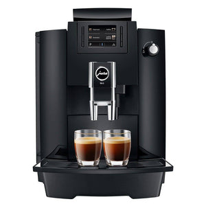 Cafetera Jura WE6 con pantalla intuitiva y capacidad para preparar dos cafés.