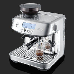 Cafetera Sage The Barista Pro vista superior con café molido