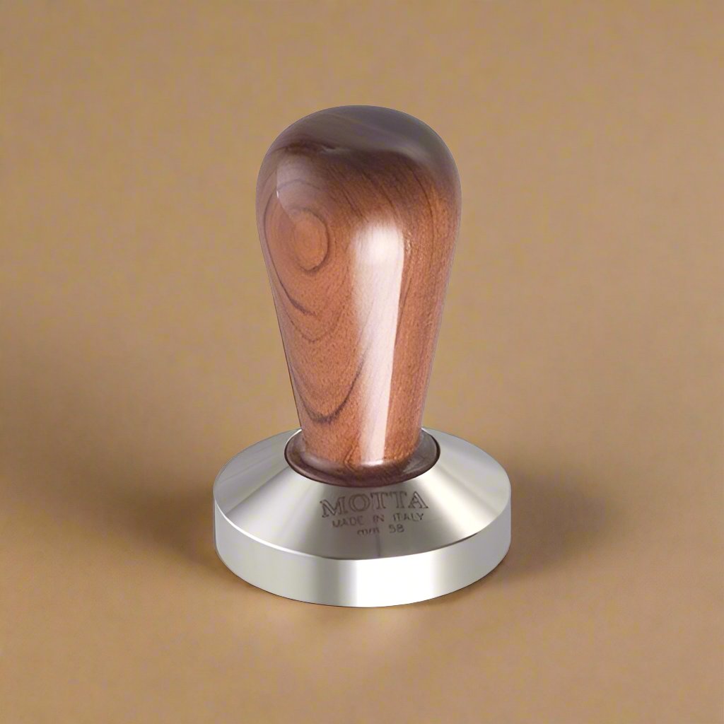 Tamper Bubinga Motta 58mm con mango de madera y base de acero inoxidable.