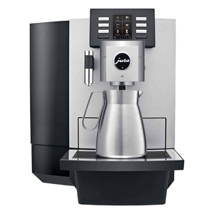 Cafetera Jura X8 Platinum con jarra de acero inoxidable para café.