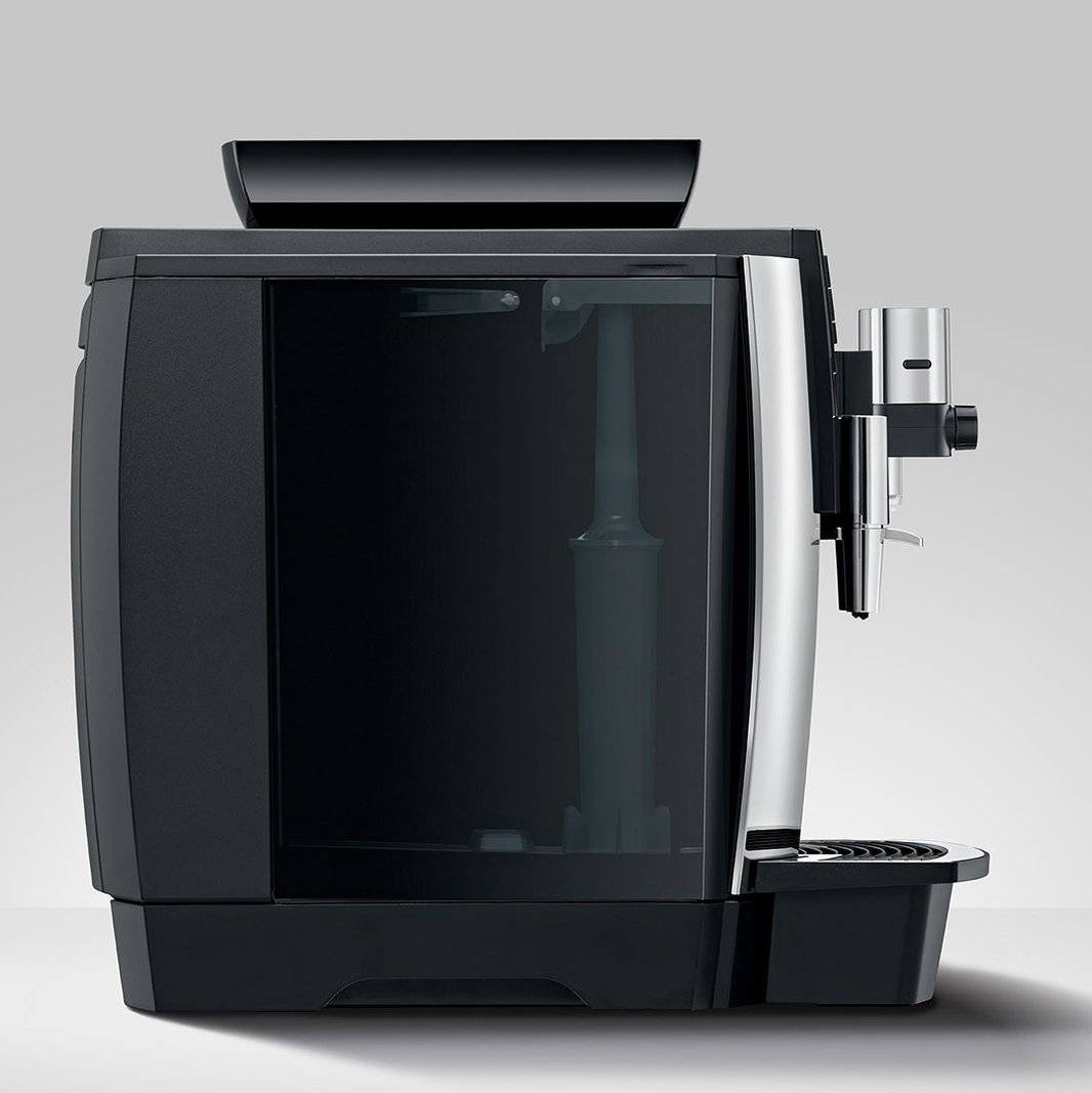 Vista lateral derecha de la cafetera automática Jura WE8 Chrome.